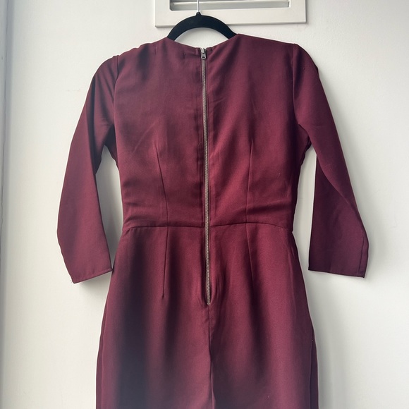 Abercrombie and Fitch Maroon Romper Size 00 Like New - Picture 2 of 6